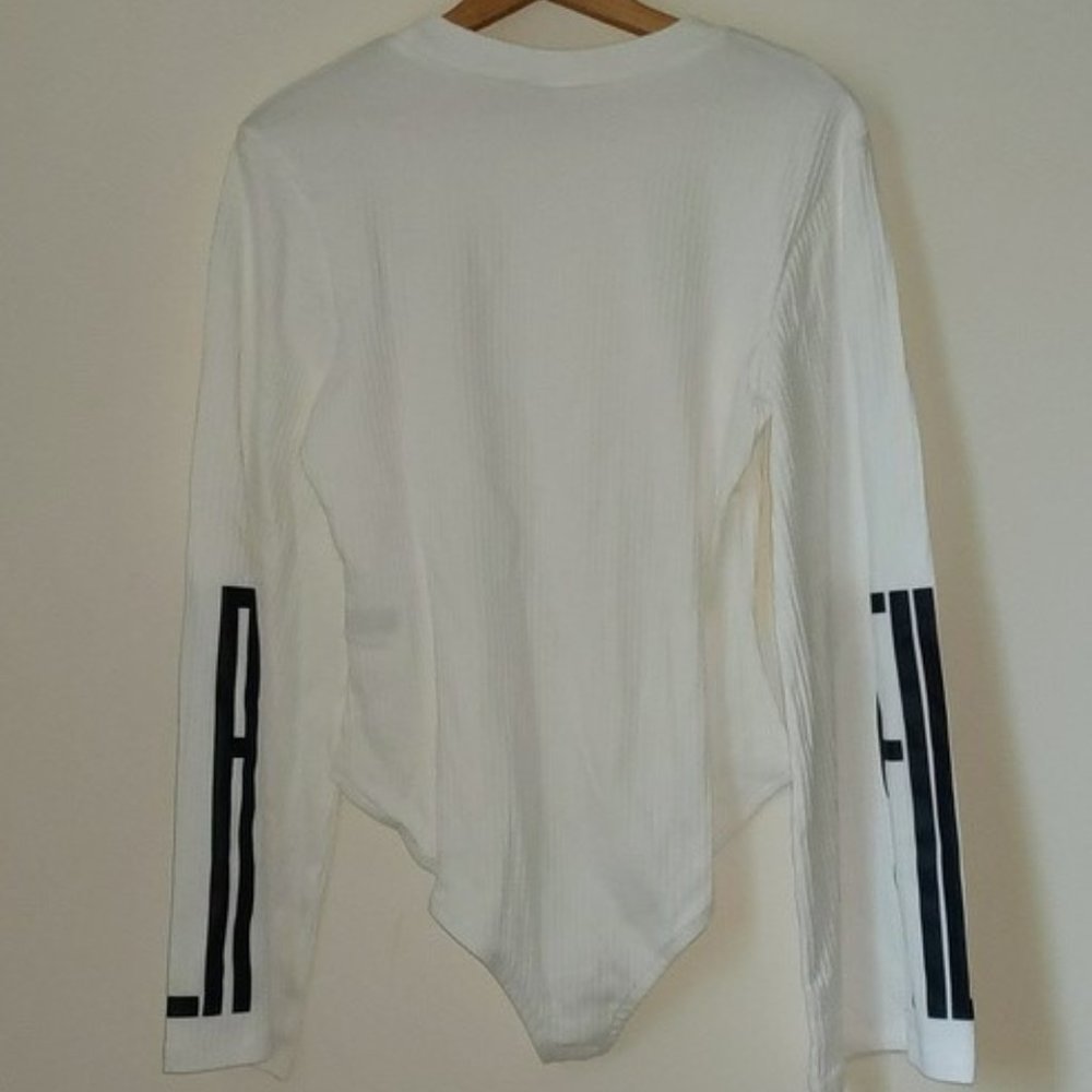 FILA Women's Size US XL White Spell Out Long Wide Sleeve One Piece Body Suit - Picture 8 of 9